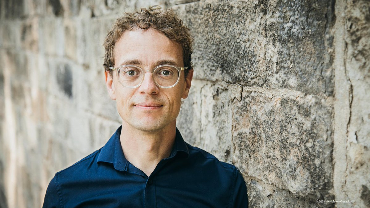 "Von einer Verrohung der Sprache durch Social Media kann man nicht sprechen": Prof. Simon Meier-Vieracker spricht im <a href="/ndr/">NDR.de</a> über das Wort des Jahres 2024, Veränderungen in der Sprache und seinen TikTok-Account als <a href="/fussballinguist/">Smoin Mieer-Vearecikr</a>. 💬 Zum Interview ➡️ ndr.de/kultur/buch/Fu…