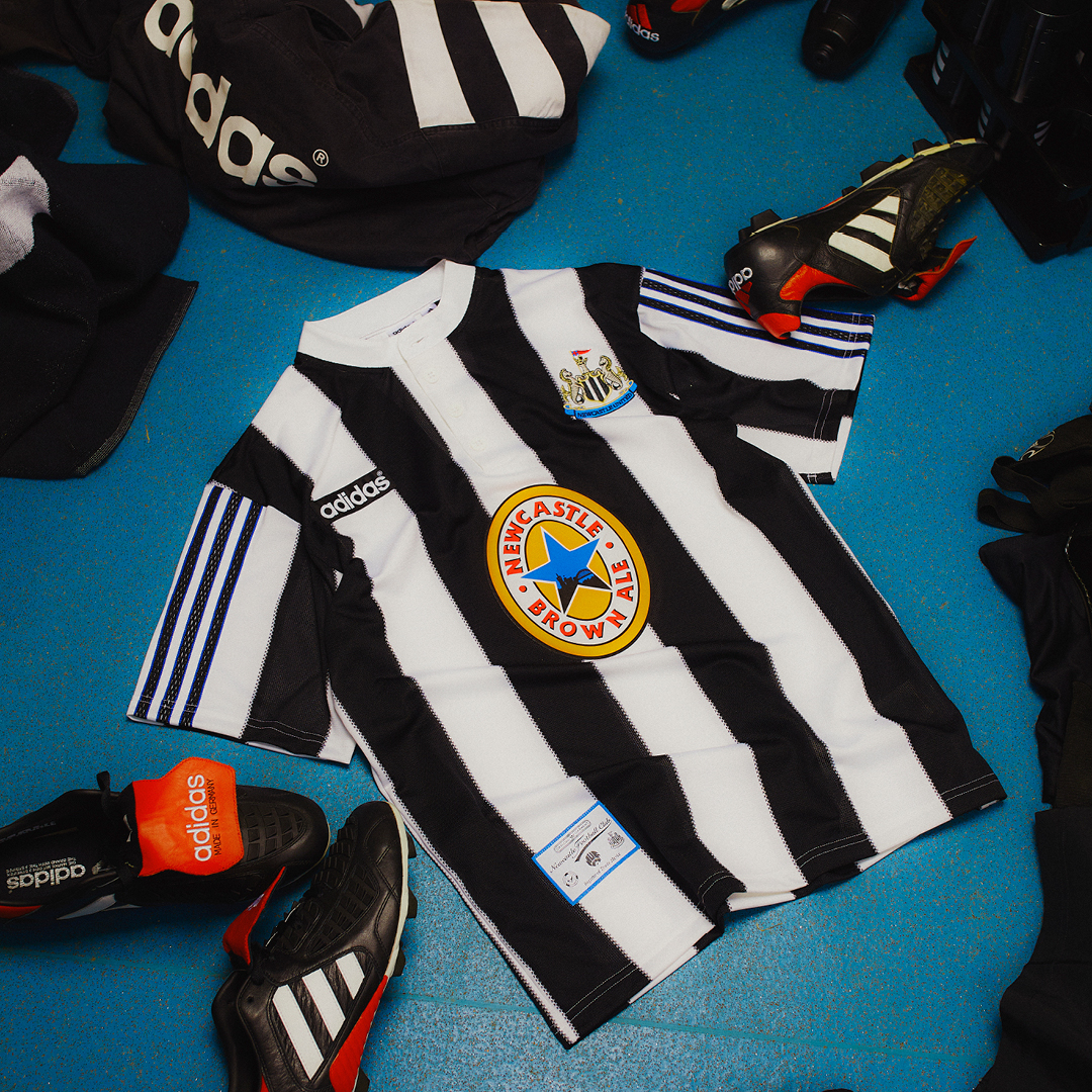 NUFC's tweet photo. A retro classic. Relaunched 🤩 

The 95-97 Newcastle United adidas retro home shirt is back – nearly thirty years since The Entertainers ignited a black-and-white frenzy. 

Available Thursday online and in-store. Mags+ Members get early access 24 hours before launch. Join now! ⤵️
