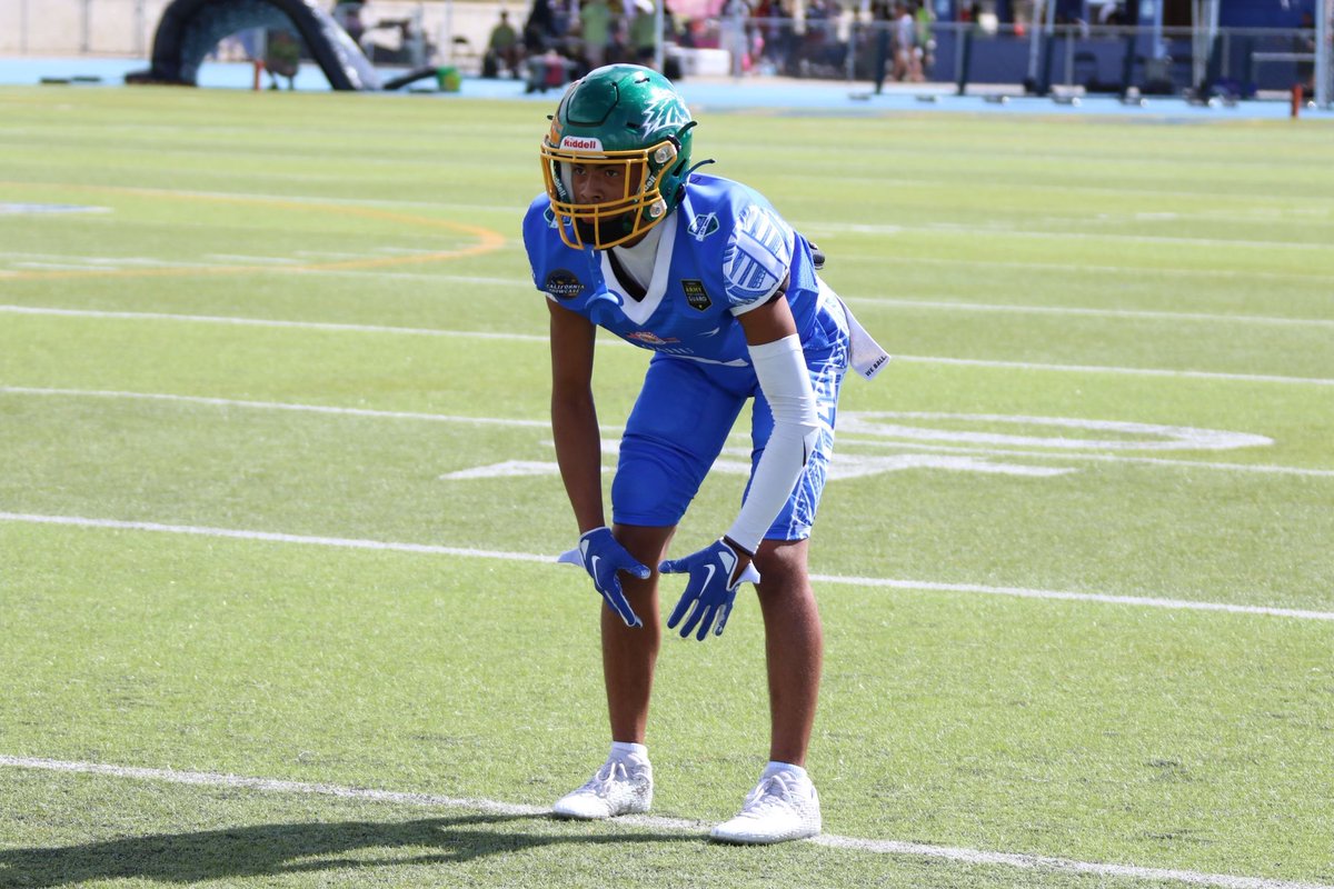 lukelahicks8's tweet image. Blessed to have been able to participate in the @808ProDay Senior All Star Game. Thank you to @RaymondMaae for this amazing opportunity to compete against boys all over Hawaii . ag2G🙏🏽
@Kaimuki_Fb @xTheDPGx @CoachMoses_PAD @iminlii @ADYoshikawa @Coach_Taura