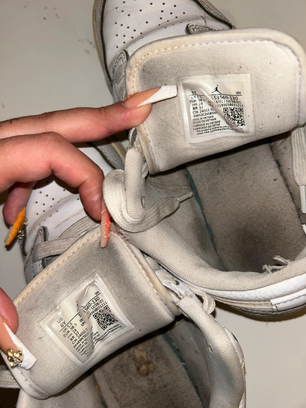 RipianH55535's tweet photo. These Jordan´s from Cassandra are simply amazing. The shoes are completely filled with sweat. If she only wears them for an hour they are already wet. She has simply sweated the shoes to death. #sweatyshoes #shoefetish #stinkyshoes #trashedshoes #wellwornshoes https://t.co/arTzly9QfY