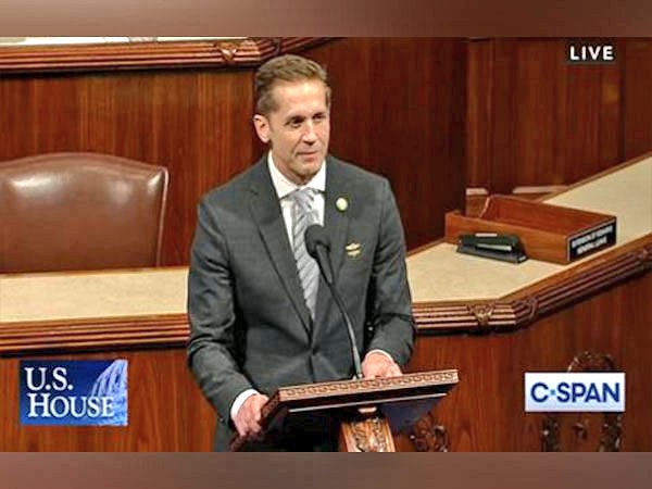 NewsAlgebraIND's tweet photo. HUGE 🚨 Donald Trump's party Congressman McCormick praises Indian-Americans, says 1 pc of US population pays 6 pc of taxes 🔥

He praised Indian Americans that too in the US House of Representatives.

He added "One out of every five doctors in the community is from India. They represent some of the best citizens we have in America."

"They do not cause problems. They follow laws" ⚡- REPUBLICAN CONGRESSMAN McCormick