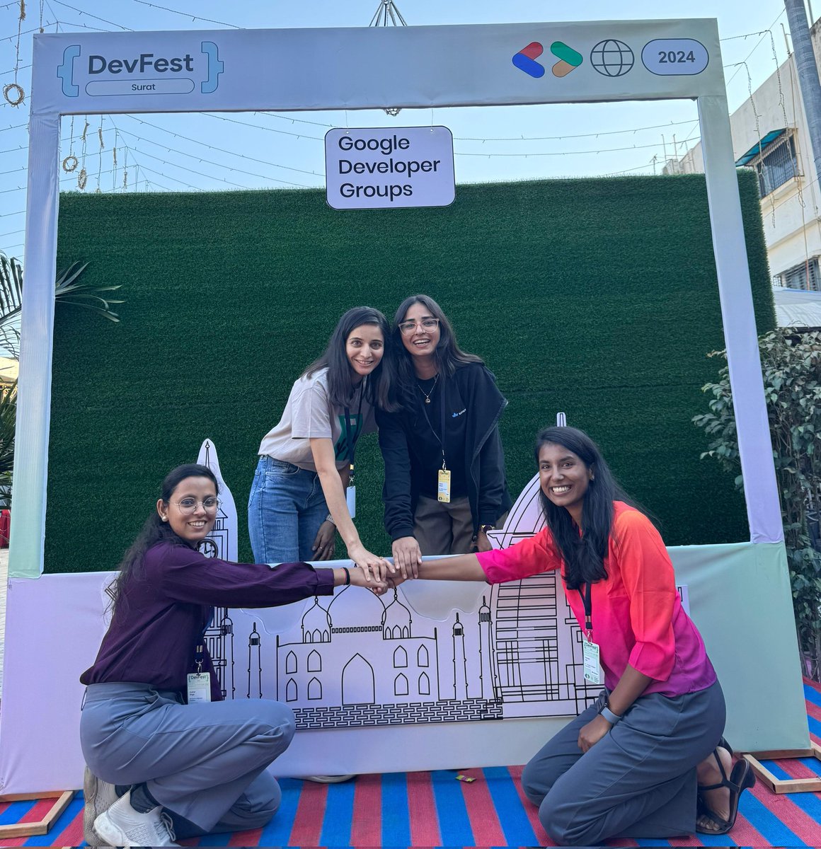 WTMSurat's tweet image. 👋🏻To do: 
Start #IWDSurat &apos;25 planning🏃🏻‍♀️

Happy New Year to everyone who believes in magic of empathy and innovation🤗

May 2025 be a year of progress, joy and celebrating inclusion around😇

@WtmIndia @poonmjha @bhoomigadhiya @niyanta_bhayani @WomenTechmakers 💜
#WomenInTech