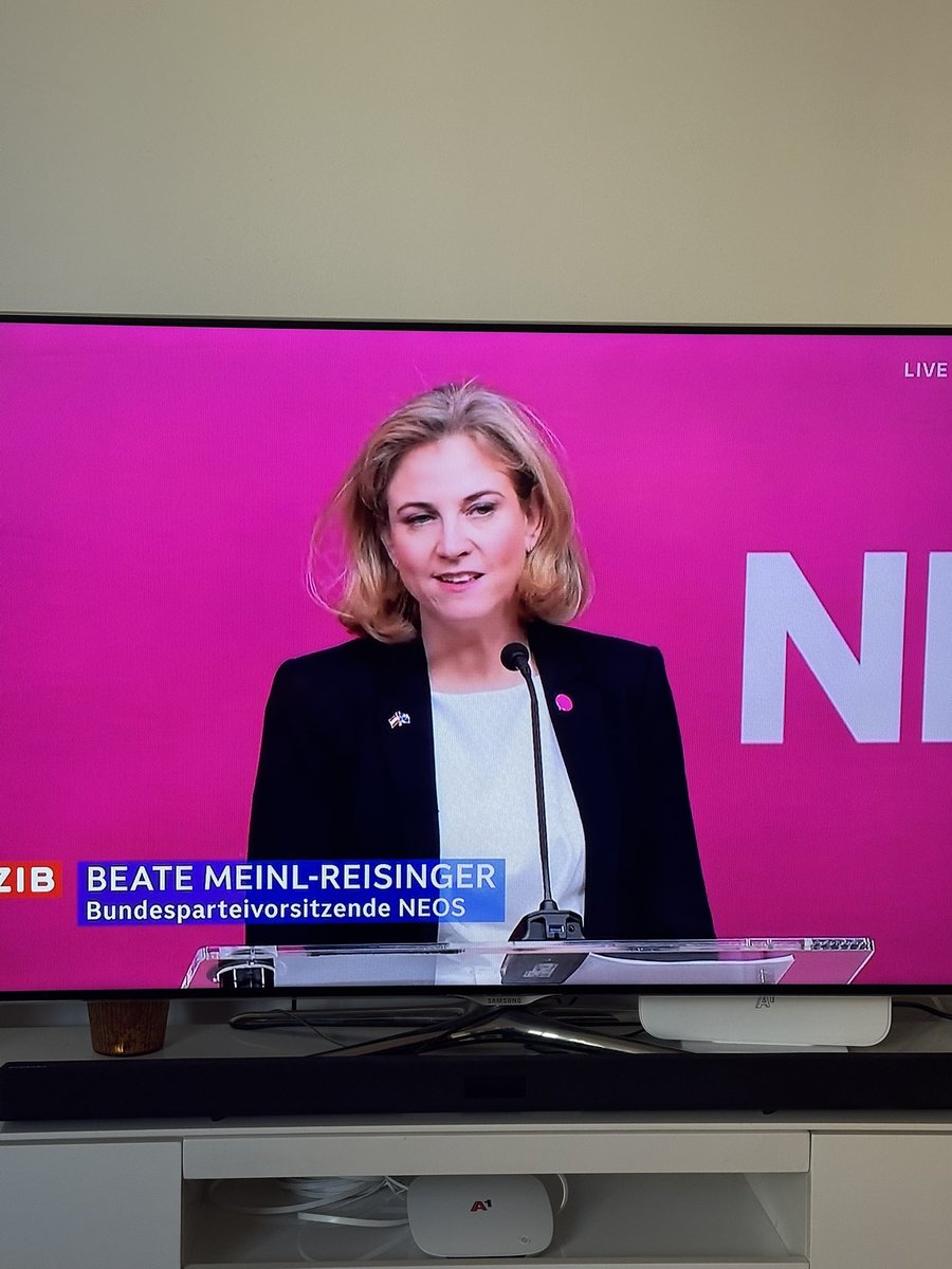 akhaelss's tweet photo. Und jetzt bitte eine echte GroKo, die dem demokratischen Waehlerwillen entspricht! Keine weiteren Gespraeche mehr ueber Stillstand und Wirtschaftszerstoerung! #ipol #politik https://t.co/SKBx7F7jPd