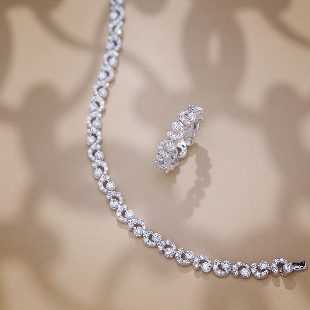 crivellialessia's tweet photo. LOVERS.

#crivelli #crivellihautejewelry #diamonds #gold #love #lovers #art #jewelry #jewelrylover #handmade #hadmadewithlove #creative #passion #fattoconmaniintelligenti #noilavoriamoconilcuore #valenza 

customerservice@crivelligioielli.com https://t.co/xbYmXcGSWW