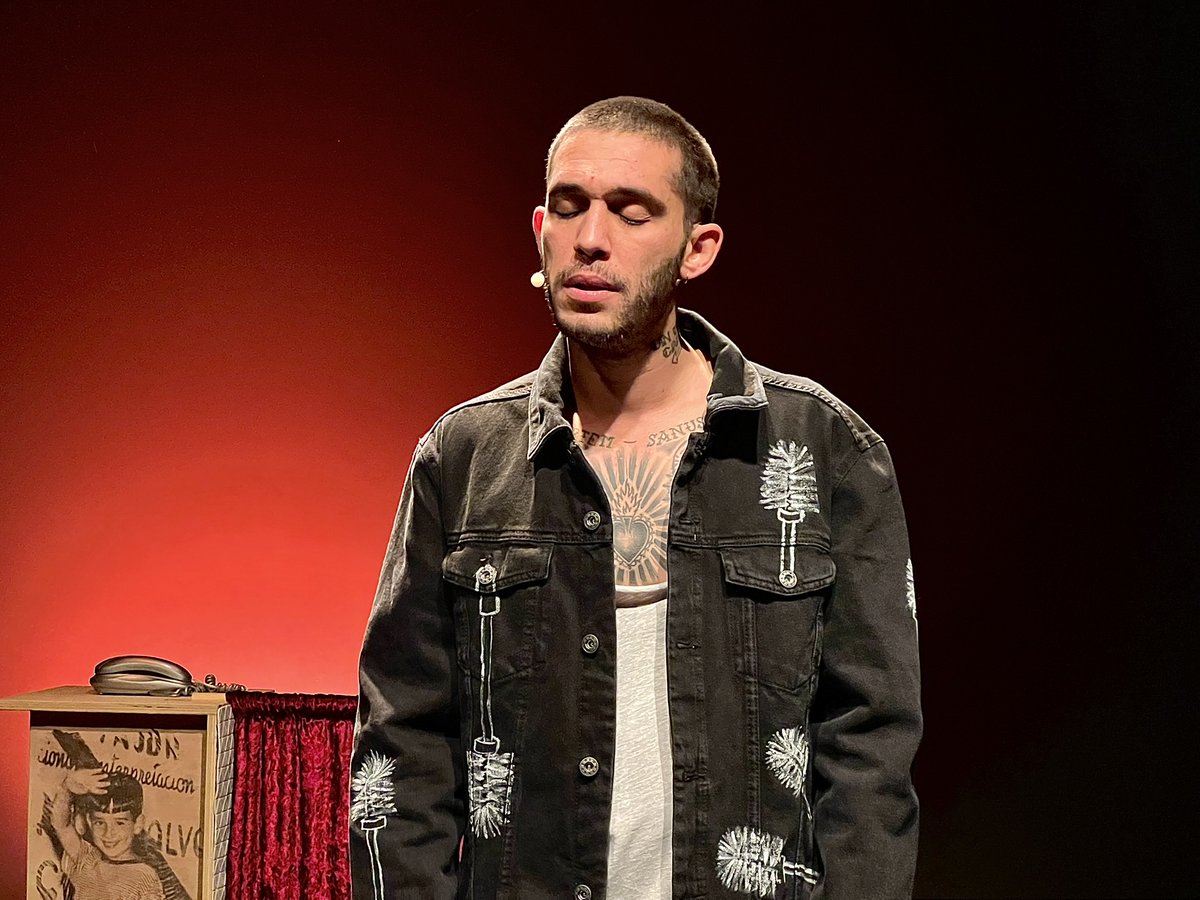 #Zaragoza: estaremos con Víctor Elías y su #YoSostenido en el Teatro de las Esquinas el 19 de enero 🎭
El mejor regalo de #ReyesMagos: esta obra de #teatro en la que Elías cuenta lo que nunca contó...
teatrodelasesquinas.com/es/programacio… #RegalaCultura