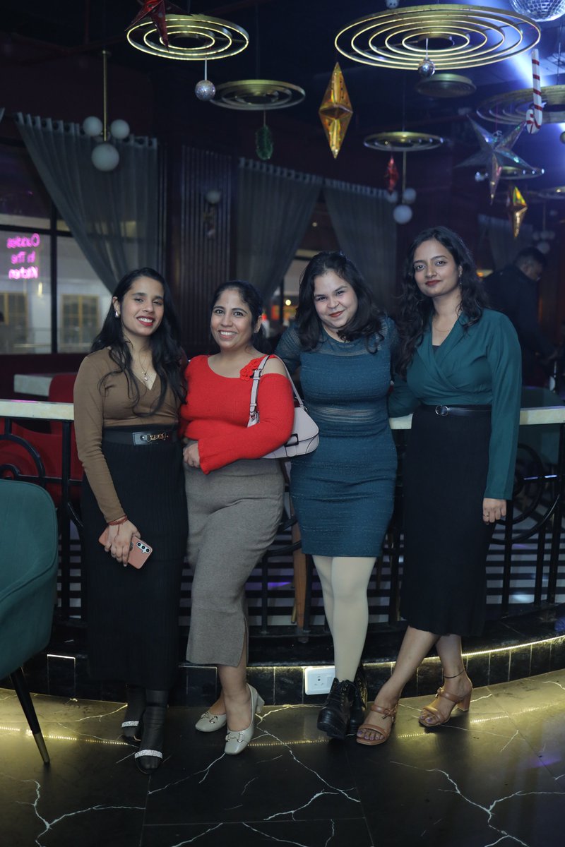 Chemanalysts's tweet image. 🎉✨ ChemAnalyst's New Year's Bash! ✨🎉
🥂 🎶 New Year, new adventures—let’s start with a party to remember! 💃🕺
Let's Welcome an even brighter, bolder, and more thrilling 2025! 🥳

#NewYearsParty #NewYear2025 #NewYear #PartyVibes #happynewyear2025 #GoodTimes #PartyInStyle