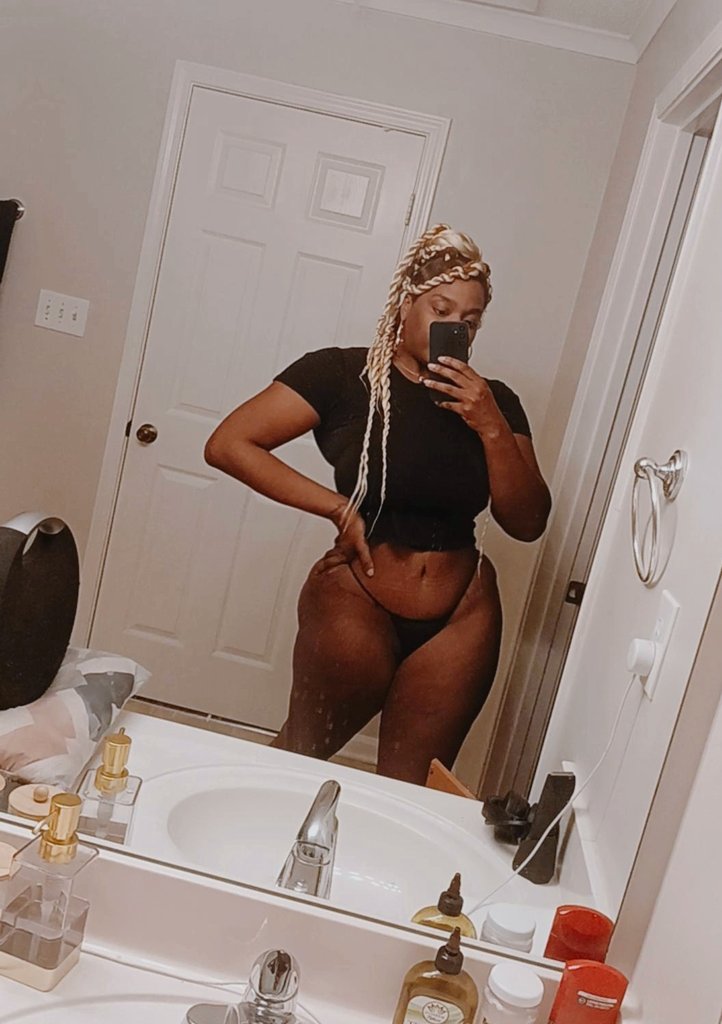 OhHeyPoet's tweet image. I get to eat cake todayy..  34 years around the Sun and I'm so very grateful. The stories I could tell 😅 but  More life. ❤️ if you want to send me a little love today👉🏿  $calligraphy . Happy Birthdayyy to meeee.