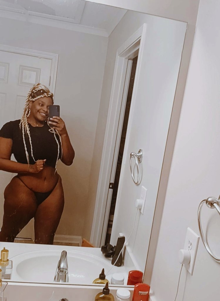 OhHeyPoet's tweet image. I get to eat cake todayy..  34 years around the Sun and I'm so very grateful. The stories I could tell 😅 but  More life. ❤️ if you want to send me a little love today👉🏿  $calligraphy . Happy Birthdayyy to meeee.