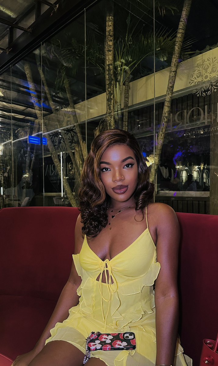 chixamaka's tweet photo. Chapter 1/365, It’s time to write a new story ✨🥂#firstpictureoftheyear https://t.co/ca87SBGpiY