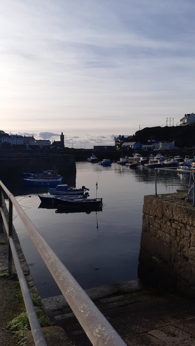 Rob Bennett 〓〓 (@safetydave1000k) on Twitter photo Cold and frosty morning on #Porthleven #KernowSkies <a href="/PorthlevenFish/">Porthleven Fishermen</a> <a href="/BBCCornwall/">BBC Cornwall</a> <a href="/Cornish_Weather/">Cornish Weather</a> <a href="/KWTWeather/">Kernow Weather Team</a> Cold and frosty morning on #Porthleven #KernowSkies <a href="/PorthlevenFish/">Porthleven Fishermen</a> <a href="/BBCCornwall/">BBC Cornwall</a> <a href="/Cornish_Weather/">Cornish Weather</a> <a href="/KWTWeather/">Kernow Weather Team</a>