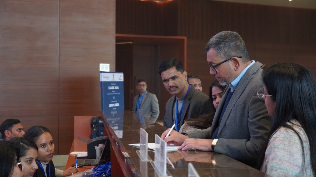 Logistics_MoCI's tweet photo. Registration are open at Bharat Mandapam for the #LEAPS2024 Awards Ceremony and #LEADS2024 Report Launch. Key industry players and Sates/UTs officials have gathered to witness the landscape and upcoming #innovations for the #growth of India's #Logistics Industry.

#PMGatiShakti https://t.co/oJWAQ13zus