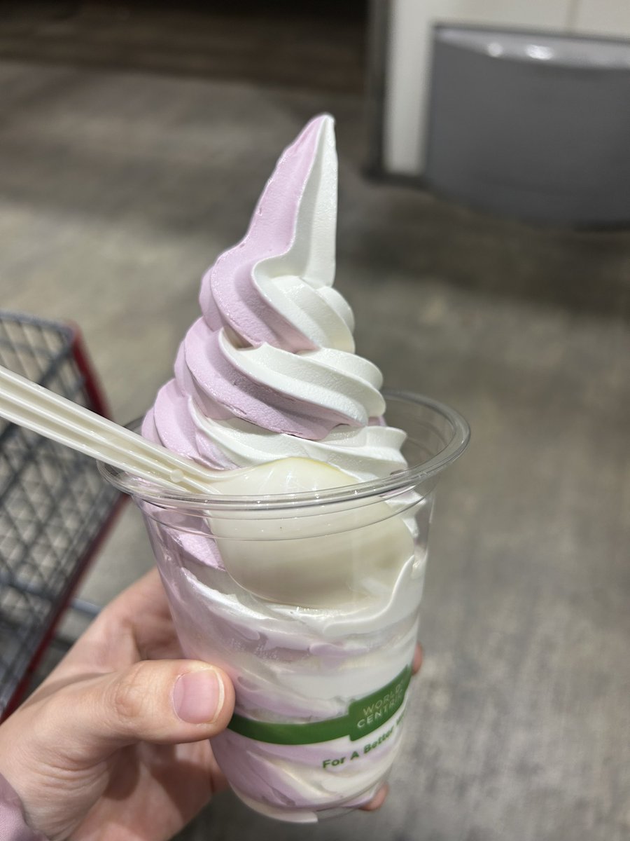 コストコで紅芋ソフト😋
めっちゃ好き🫶