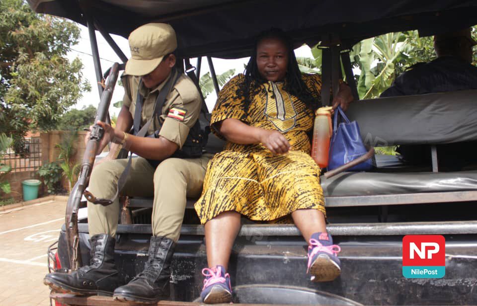 OdichaNathan's tweet photo. She's supposed to run as the police van keeps on following her till she arrives at the police station. https://t.co/VkHIOFemgs