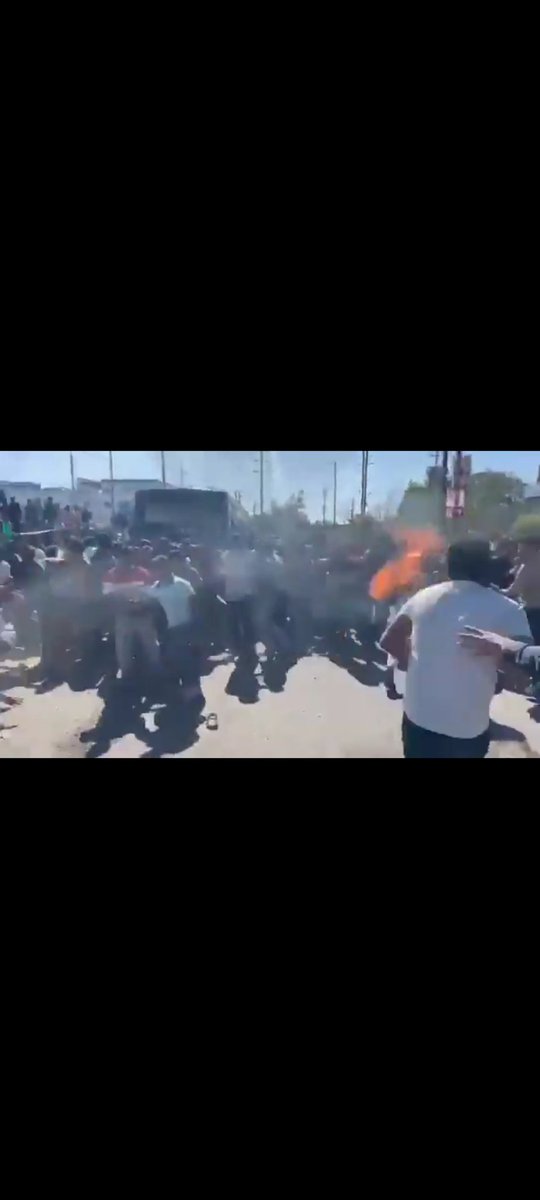 TATUPREM5555's tweet image. बिहार में छात्रों के आंदोलन को गलत दिशा में मोड जा रहा है ।🚨🔥प्रशासन ध्यान दें छात्रों की मांग को पूरी करें।
#BPSC_Ree_exam_for_all