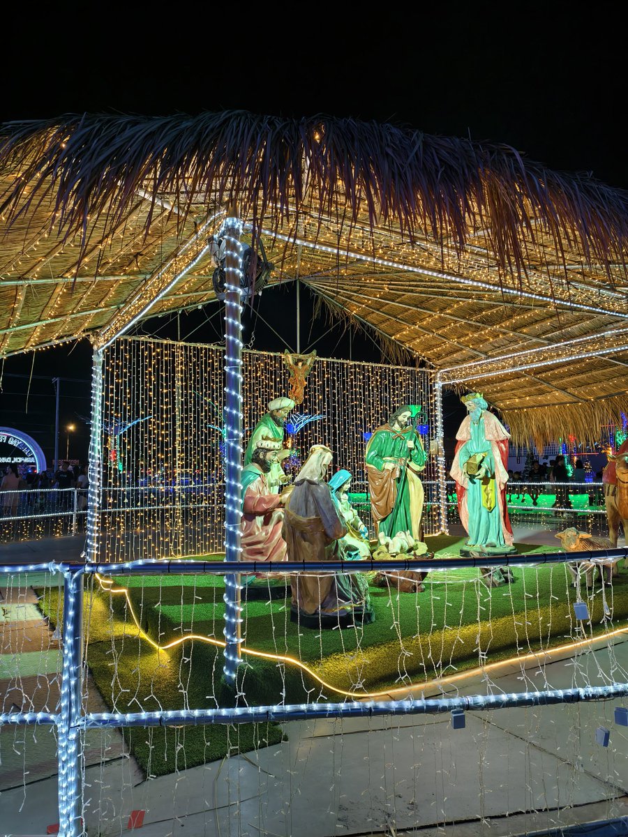 ashexiest's tweet image. Blinked, and 2024 was gone. 😌✨