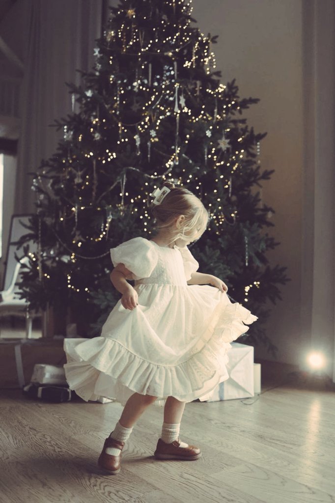 Violet Buckley. (@littlcbee) on Twitter photo 