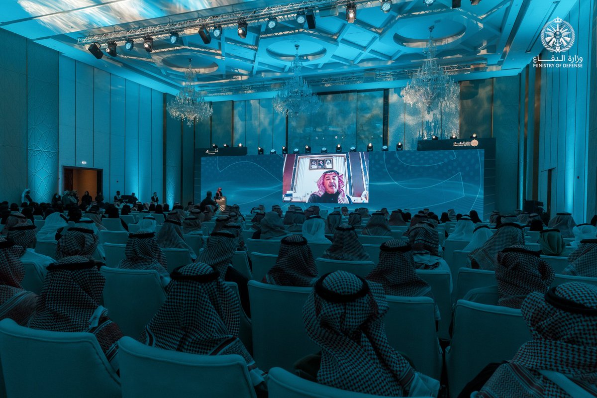 modgovksa's tweet photo. 295 خريجًا وخريجة ينضمون لبرنامج #فخور لتطوير الخريجين في نسخته الثانية، تم اختيارهم من بين 140 ألف مرشح ومرشحة، بناءً على معايير دقيقة استندت إلى التميز الأكاديمي والقدرات المعرفية. https://t.co/Z0OSFcDE9R