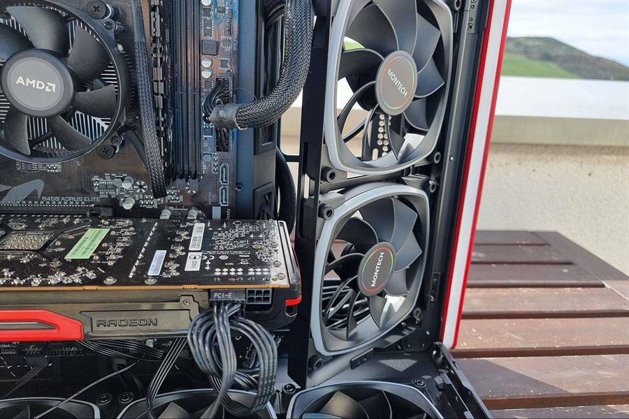 oscarguaraira1's tweet photo. Cómo #ahorrar en las #compras de #tecnología encontrando la tienda que tiene el mejor #precio
La evolución constante del #mercado tecnológico ha generado un aumento significativo en la variedad de productos y en la fluctuación de precios #Geeknetic #precios #Tecnologia https://t.co/tAbrWkyWBw