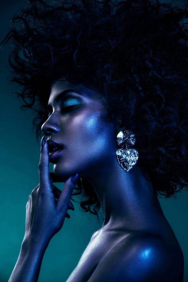 "Cheers to the first Friday of 2025! 🎉 Start your year with fresh energy and bold plans. What’s one thing you’re excited to accomplish this year? Let’s share and inspire each other! #NewYearGoals #FridayMotivation"