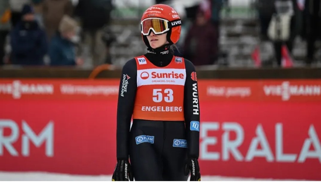 phildheu's tweet photo. SPORT &amp; SEXISME 

3200 euros pour les Hommes et du shampoing pour les Femmes ...

Le saut à ski en pleine polémique sur les inégalités de primes

Explications ⤵️
https://t.co/Ut8ON3avuD https://t.co/3QM576BV3T