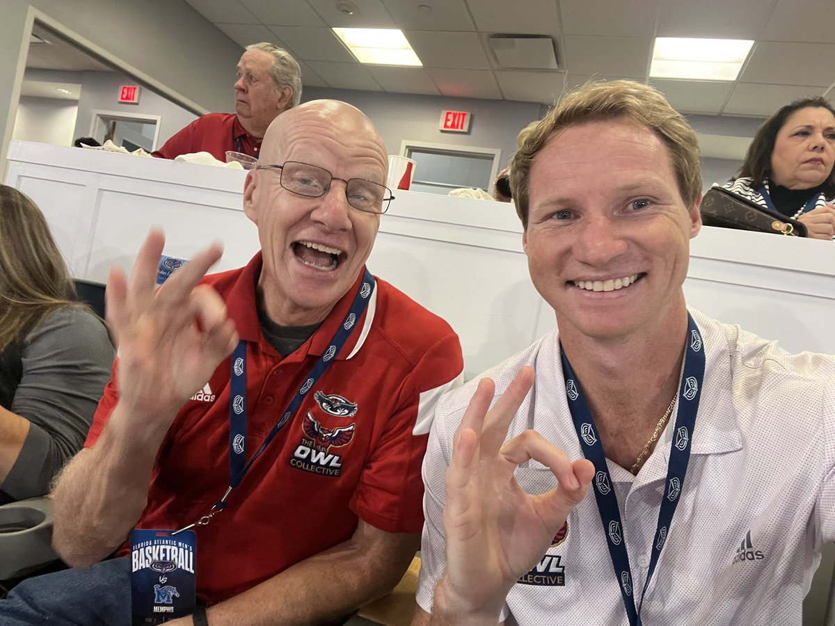 Rammel99's tweet photo. Smiling through… #GoOwls https://t.co/xj5tQMYe96