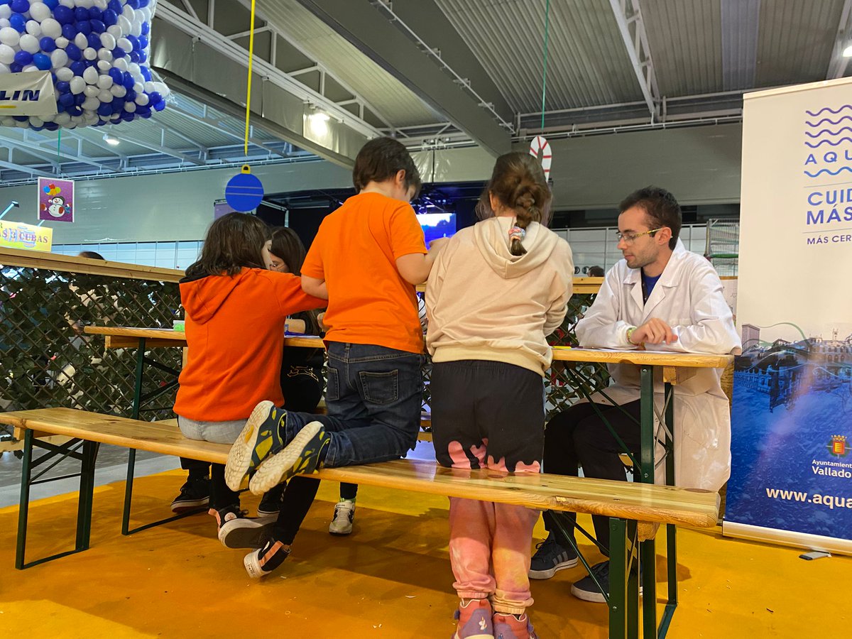 vasitomacetilla's tweet photo. 🎉¡Nos divertimos muchísimo en #NAVIVAL aprendiendo junto a vosotros! Hoy y mañana estaremos en @feriavalladolid para que podáis disfrutar de nuestros talleres sobre el #Agua y ¡muchas sorpresas más! https://t.co/5tvvWncril