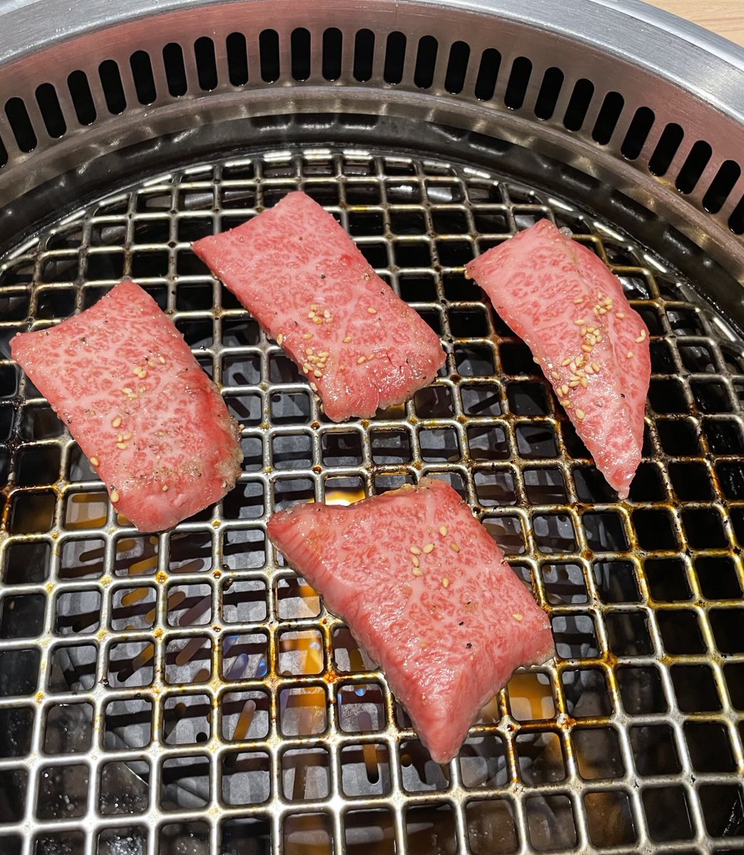 maemukidayon's tweet image. なが〜い休みで体が鈍っとります😅
取り敢えず肉食べて体に活入れてきました💪🏻
今年もよろしくお願いします😆