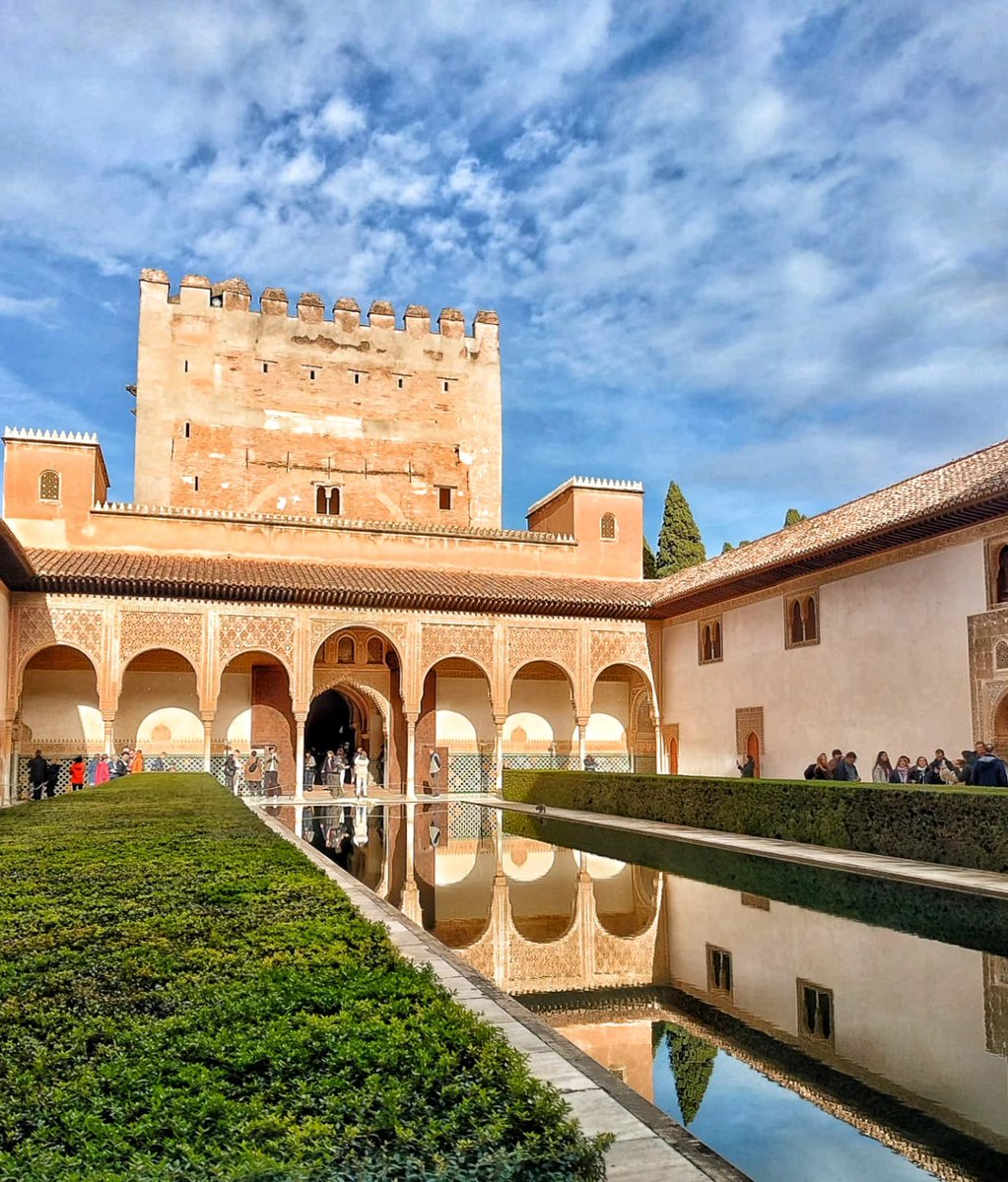 Un viaje a la historia✨
Alhambra de Granada Joya de Andalucía🌿🌲🏰
#Alhambra #Granada #AndalucíaMola #PatrimonioDeLaHumanidad #TurismoAndalucía #ArteYCultura #ViajarPorEspaña #DestinosÚnicos #AndalucíaEsÚnica