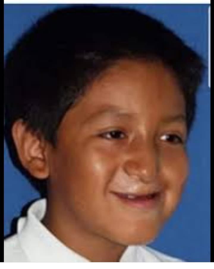 Yo en enero Escuchando mi disco 💿 de Enya con mi Enya de Disco 😩