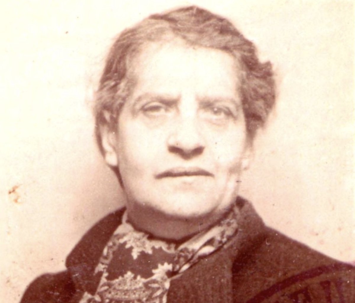 AuschwitzMuseum's tweet photo. 3 January 1886 | Jewish woman Minna Auchhisiger was born in Nowy Sącz. During the war she lived in Antwerp. 

In 1942 she was deported to #Auschwitz and murdered in a gas chamber. https://t.co/4zfsbyiv2S