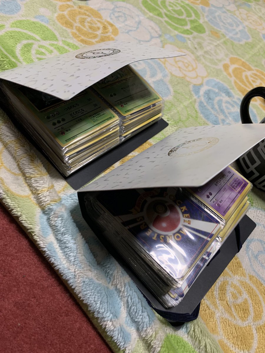 xb12scg2007's tweet photo. 実家のポケモンカード達があらわれた https://t.co/3o5ZPISv9N