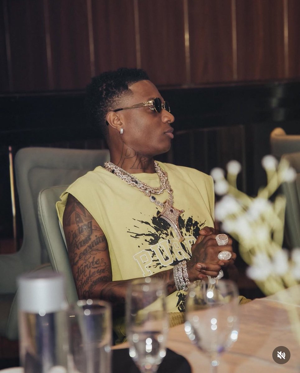 itzbasito's tweet photo. Wizkid at the dinner last night ❤️ https://t.co/PSt8lFrpEQ