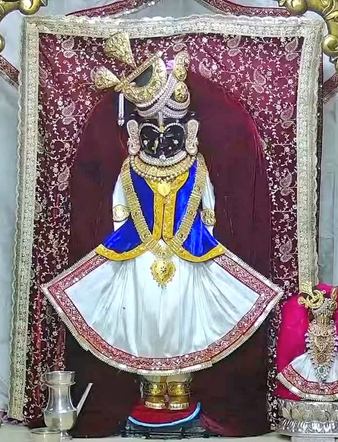 JaiDwarkadhish_'s tweet image. 🌺 जय द्वारकाधीश 🌺
 🙏🏻 संध्या दर्शन 🙏🏻