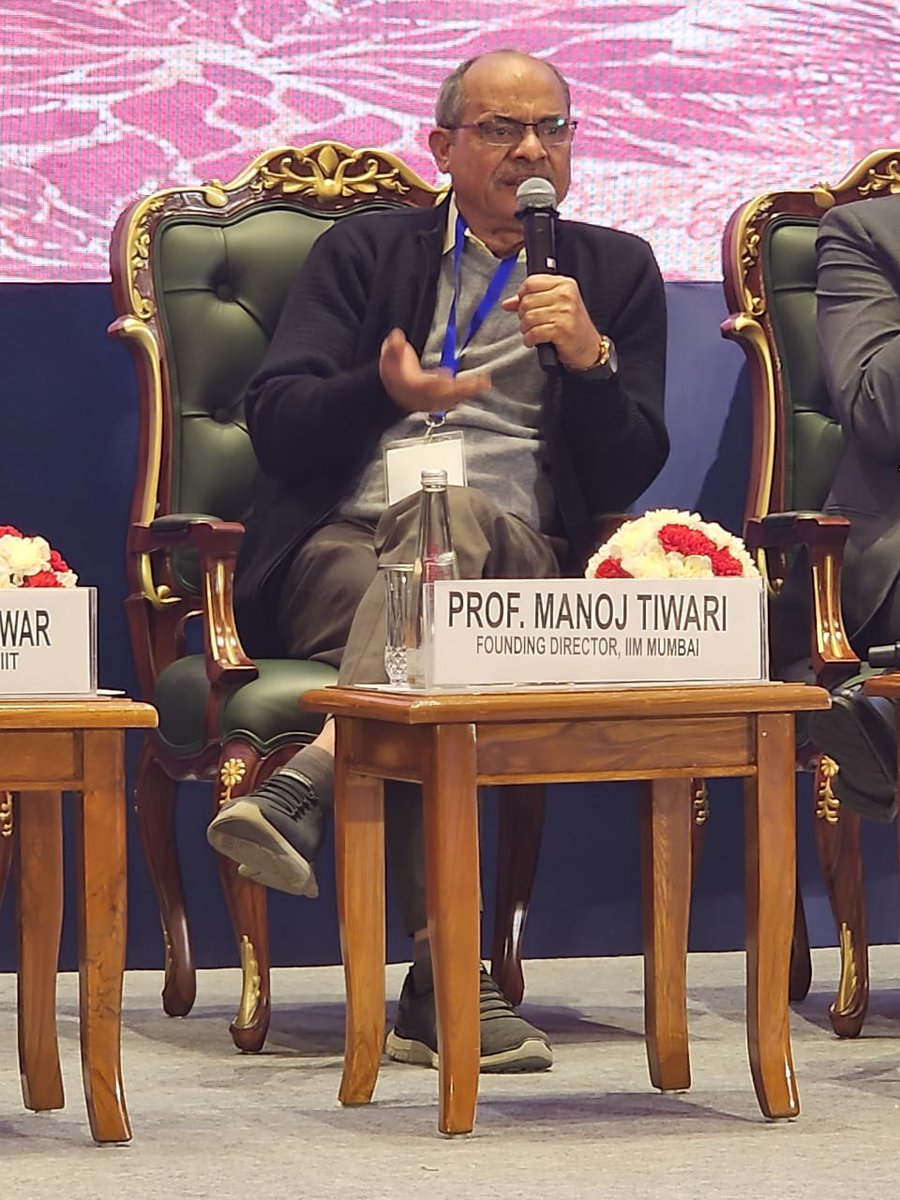 Manpower skills should be prioritized, with AI complementing them - not taking the top spot.
– Prof. Manoj Tiwari, Founding Member, <a href="/IIMMumbai/">IIM Mumbai</a>

Valuable perspective on the human-AI balance in logistics!
<a href="/DPIITGoI/">DPIIT India</a> <a href="/Logistics_MoCI/">@Logistics_MoCIGOV</a>
#LEAPS2024 #Logistics #AI #FutureSkills