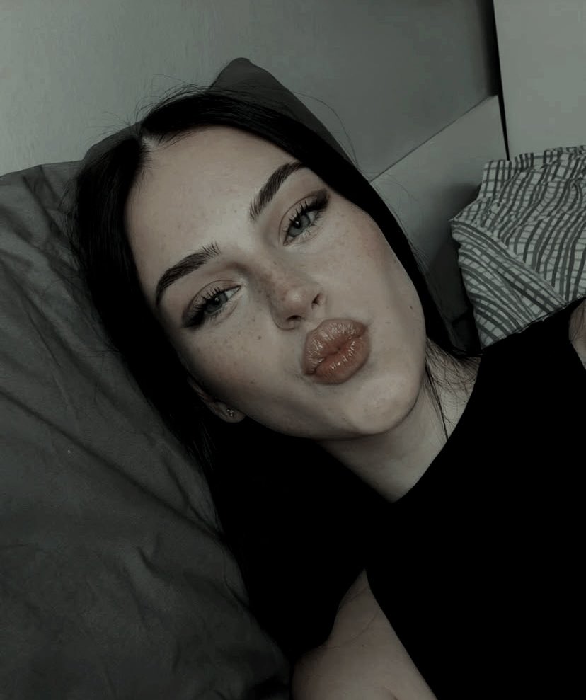 ᅠ
ᅠ
                             open   𝐦𝐞   up.
                             tell   me  ✰  i’m   𝒃𝐞𝐚𝐮𝐭𝐢𝐟𝐮𝐥.
ᅠ
               ᅠ