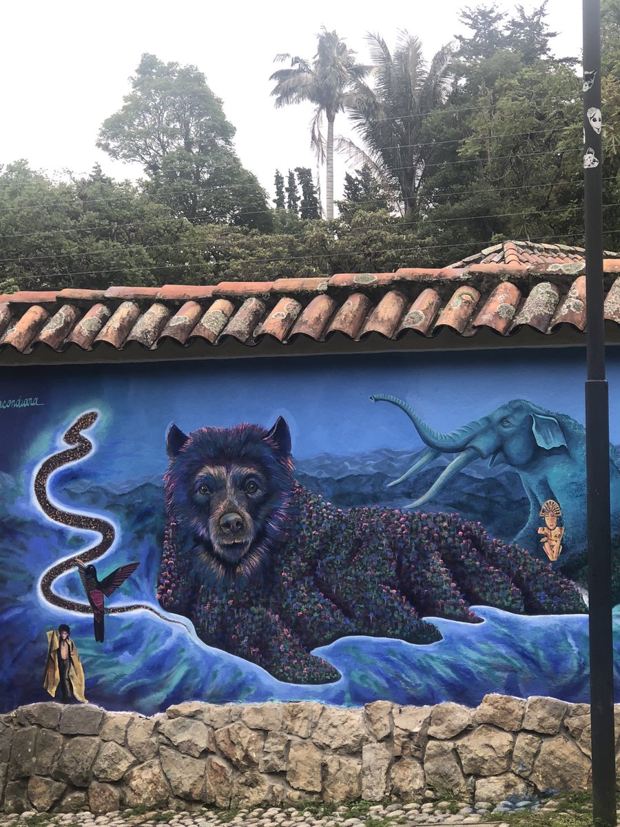 Subiendo a #Monserrate #CerrosOrientales #BOGOTÁ 

Felicitaciones a los artistas, hermosos murales 😻

#caminar #montaña #inmersiónenlaNaturaleza