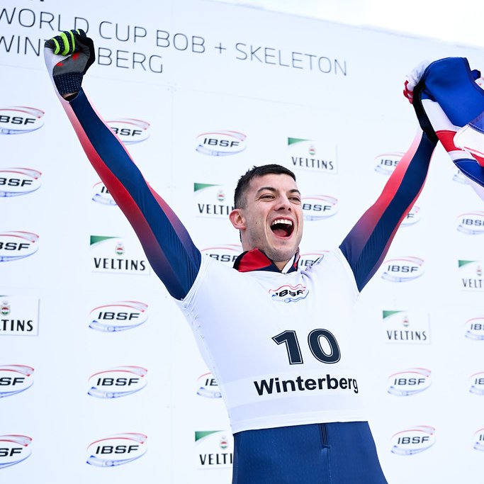 Arms in the air if you just won the first skeleton World Cup of 2025 🙌🥇

That's six medals from six races for <a href="/MattWeston02/">Matthew Weston</a> this season 🤩

📸 <a href="/IBSFsliding/">IBSF</a> / Viesturs Lacis | <a href="/The_BBSA/">British Bobsleigh and Skeleton Association</a>