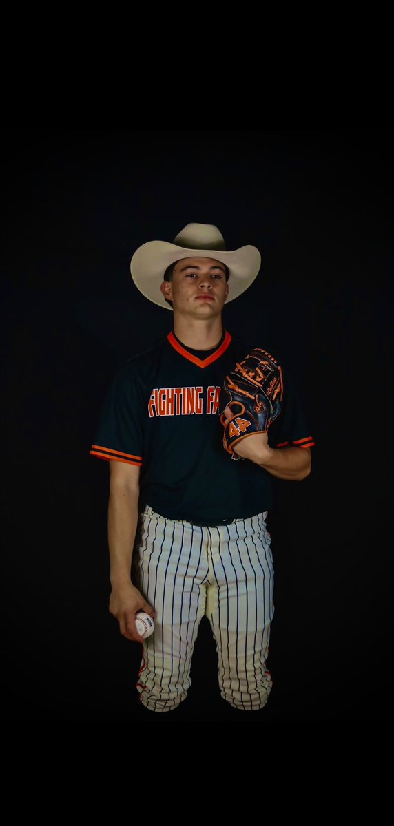 Today we are spotlighting Damian Robles. Robles is a freshman pitcher from El Paso, Texas. The Montwood graduate simply said this about this spring campaign, “I’m excited to compete and win games.” 

#FalconsUp #FlyHigh 🤙