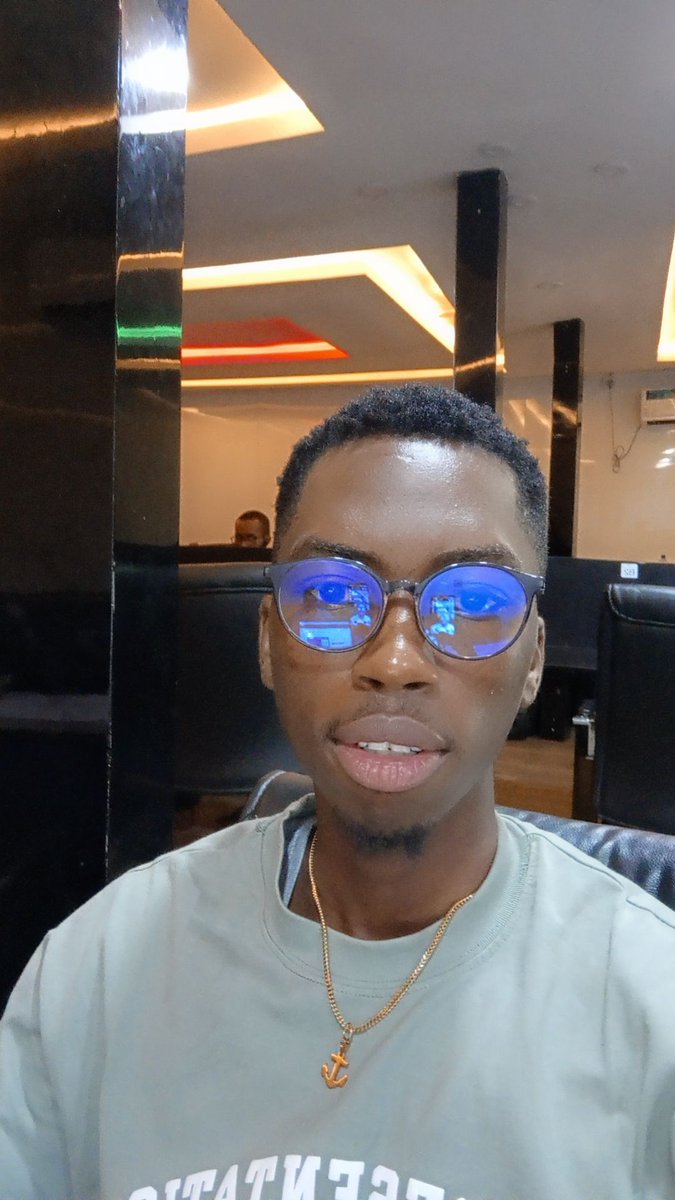 jeffreyon_'s tweet image. Lots of people have congratulated me on my growing tech career and I just remembered it wasn't always like this😂💔
Let me tell you a short story of how I became a successful app developer in 2024 and how I bagged 7-figure clients using just my twitter account and my development…