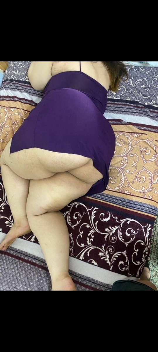 لو كنت صديقي و جئت عندي للبيت و شفت خالتي هكذا فهل تغض بصرك او تخدعني مثلما فعلها صديقي القديم معها . لكن ليس خطأه هو اعلم لأنها هي تحب الشباب  و طلبت منه ذالك. 🥵