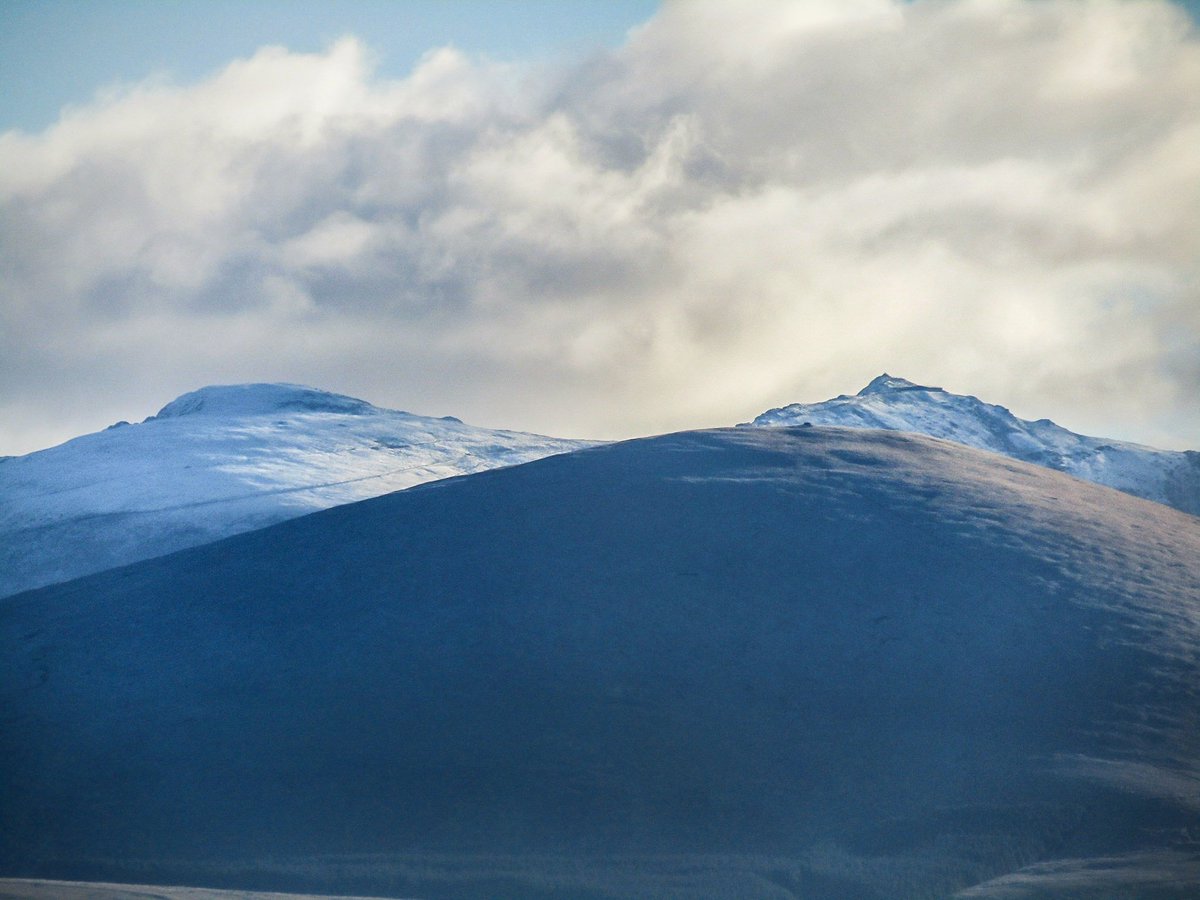 'A Snowy Summit', Yr Wyddfa, (Snowdon) From Malltraeth, Nr Bodorgan 🗻🗻 <a href="/Ruth_ITV/">Ruth_TV</a> <a href="/DerekTheWeather/">Derek Brockway - weatherman</a> <a href="/ItsYourWales/">It's Your Wales</a> <a href="/BBCWalesNews/">BBC Wales News</a> <a href="/BBCWales/">BBC Wales 🏴󠁧󠁢󠁷󠁬󠁳󠁿</a> <a href="/NTCymru_/">National Trust Cymru</a> <a href="/metoffice/">Met Office</a> <a href="/WalesOnline/">WalesOnline 🏴󠁧󠁢󠁷󠁬󠁳󠁿</a> <a href="/Papur_Menai/">Papur Menai</a> <a href="/SnowdonRailway/">Snowdon Mountain Railway / Rheilffordd yr Wyddfa</a> <a href="/BangorWalesNews/">The Bangor Aye</a> <a href="/northwalesmag/">North Wales Magazine</a> <a href="/nationaltrust/">National Trust</a> #ThePhotoHour #LoveAnglesey