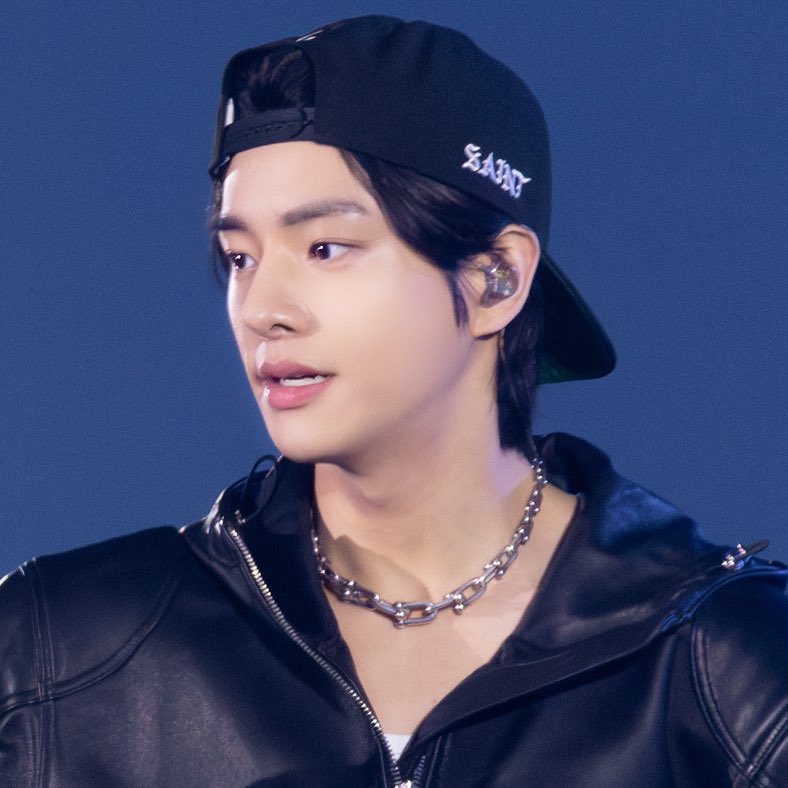 ni_ki_jake's tweet image. ジェイク、すっぴんの顔が美少年というか本当に綺麗な顔してる、目犬みたいでかわいくて唇デカくて眉毛モスモスでデコ全開なのにこんなにかっこよくてかわいい顔してるのすごすぎる