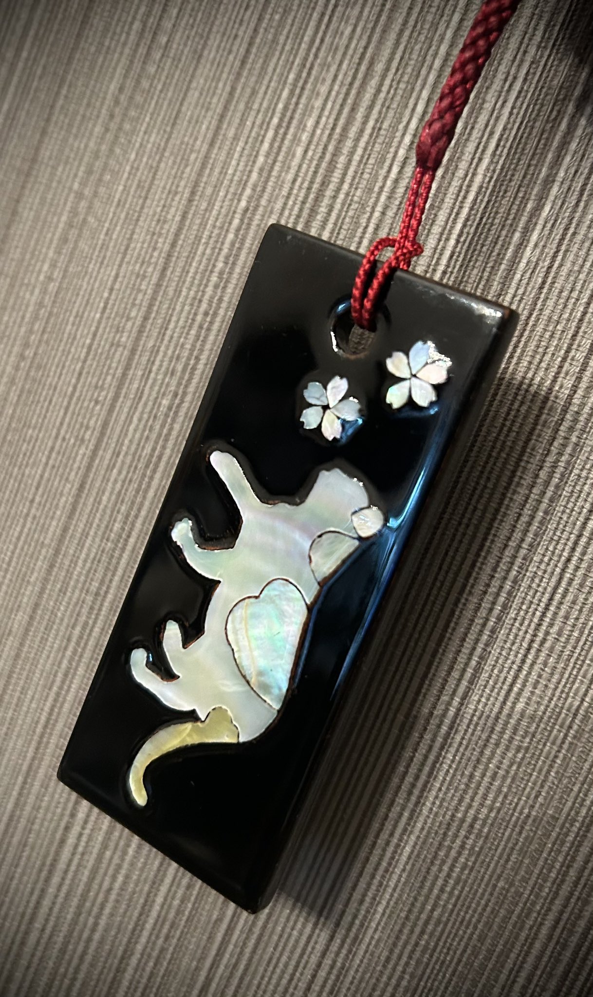 期間限定半額60x60cmしゃがんで頬杖をつく女 螺鈿細工 期間限定半額60x60cmしゃがんで頬杖をつく女 螺鈿細工