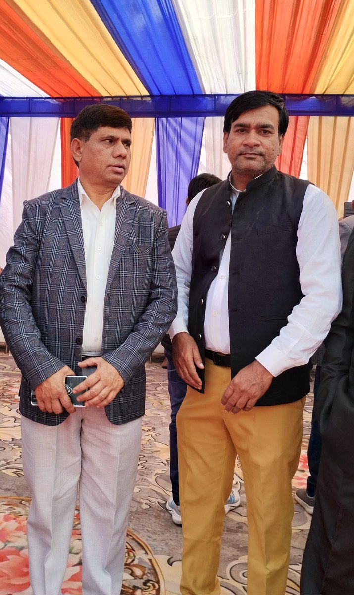 हम भी दरिया हैं हमें अपना हुनर मालूम है, जिस तरफ भी चल पड़ेंगे रास्ता हो जाएगा
