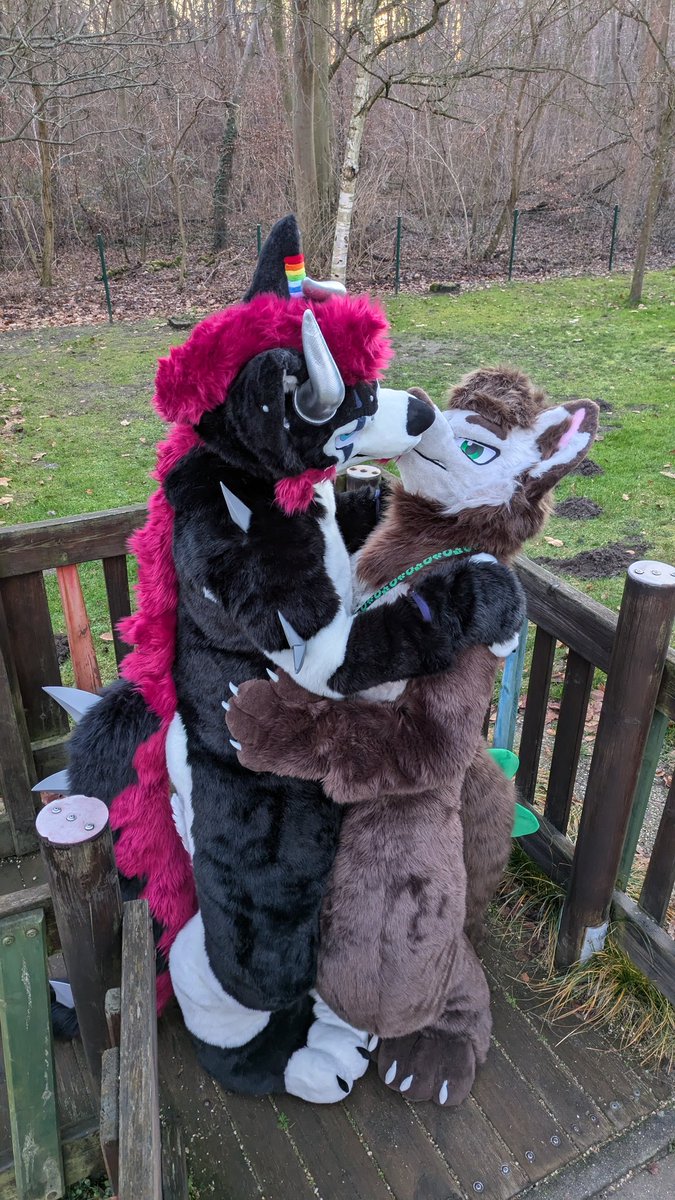 Time to make the first fursuit Friday very sinful!

Together with my brother <a href="/quodlupusdei/">_ QuodLupusDei</a>  

🪡 <a href="/reddemon2333/">Chigui</a>