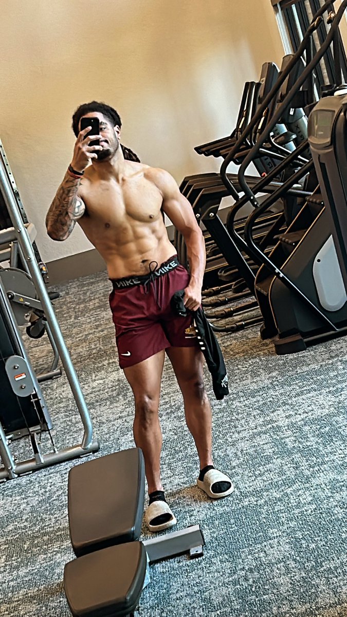 Clayton Thomas Jr (@_claytonjr1) on Twitter photo Make sure you’re getting 1% better. Make sure you’re getting 1% better.