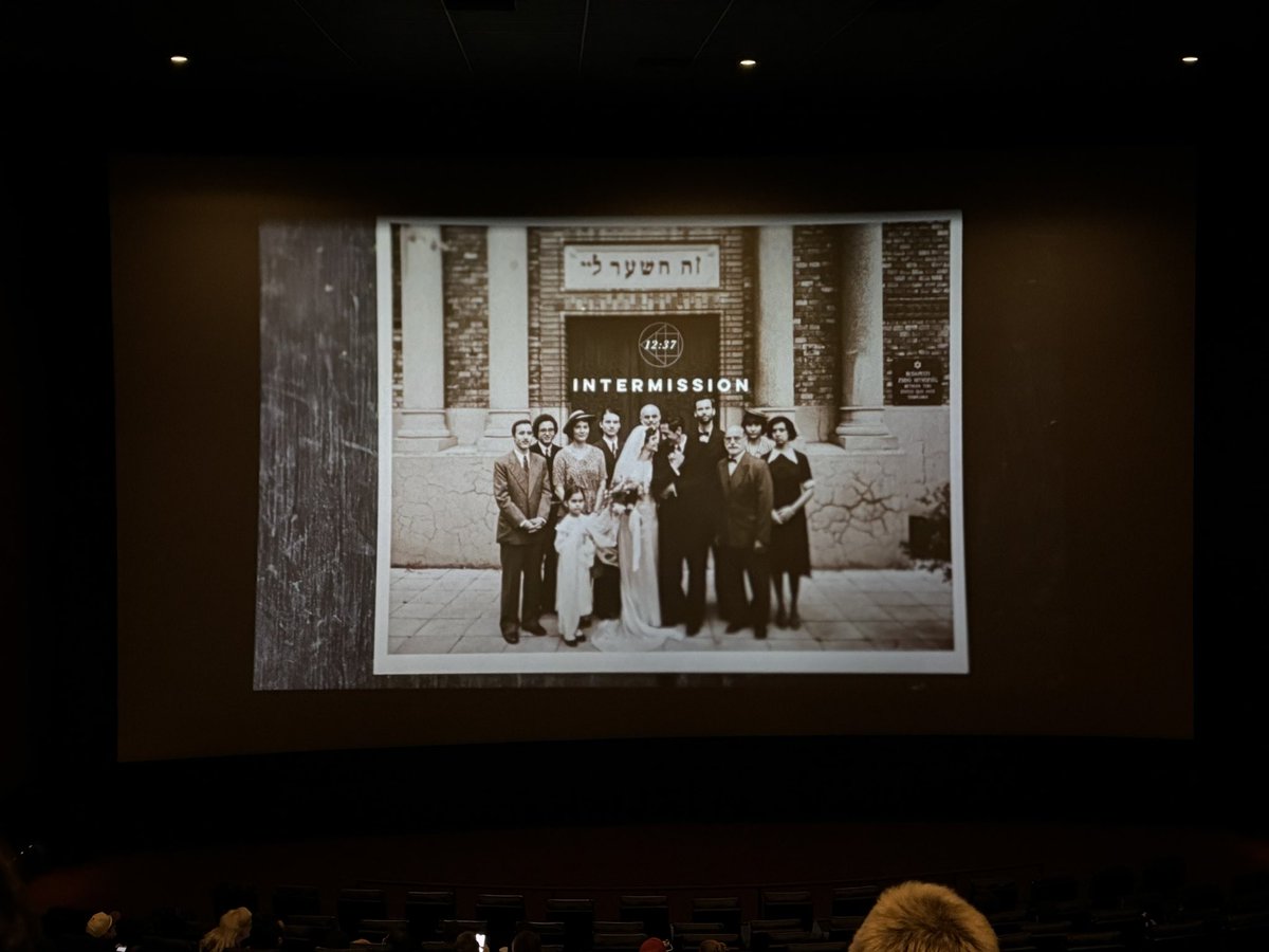 e_ms's tweet image. I saw The Brutalist in 70mm film. During the intermission when changing reels, there was an issue with the projector so they played part 2 in digital. Here is the difference between the two on the intermission screen. Cool to see.
