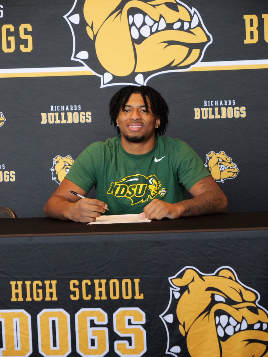 “Money” Myles Mitchell tweet media