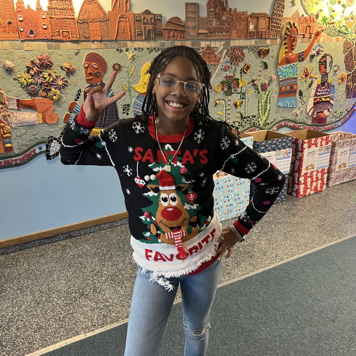 csasyracuse's tweet photo. The week before winter recess at #CSASCS Middle was full of fun and school pride with Spirit Week! #CSASAtoms showcased their creativity with Sports Day, Decades Day, School Color Day, Sweater Day & Twin Day.
@CharterEmpire https://t.co/pbte1i6sL2