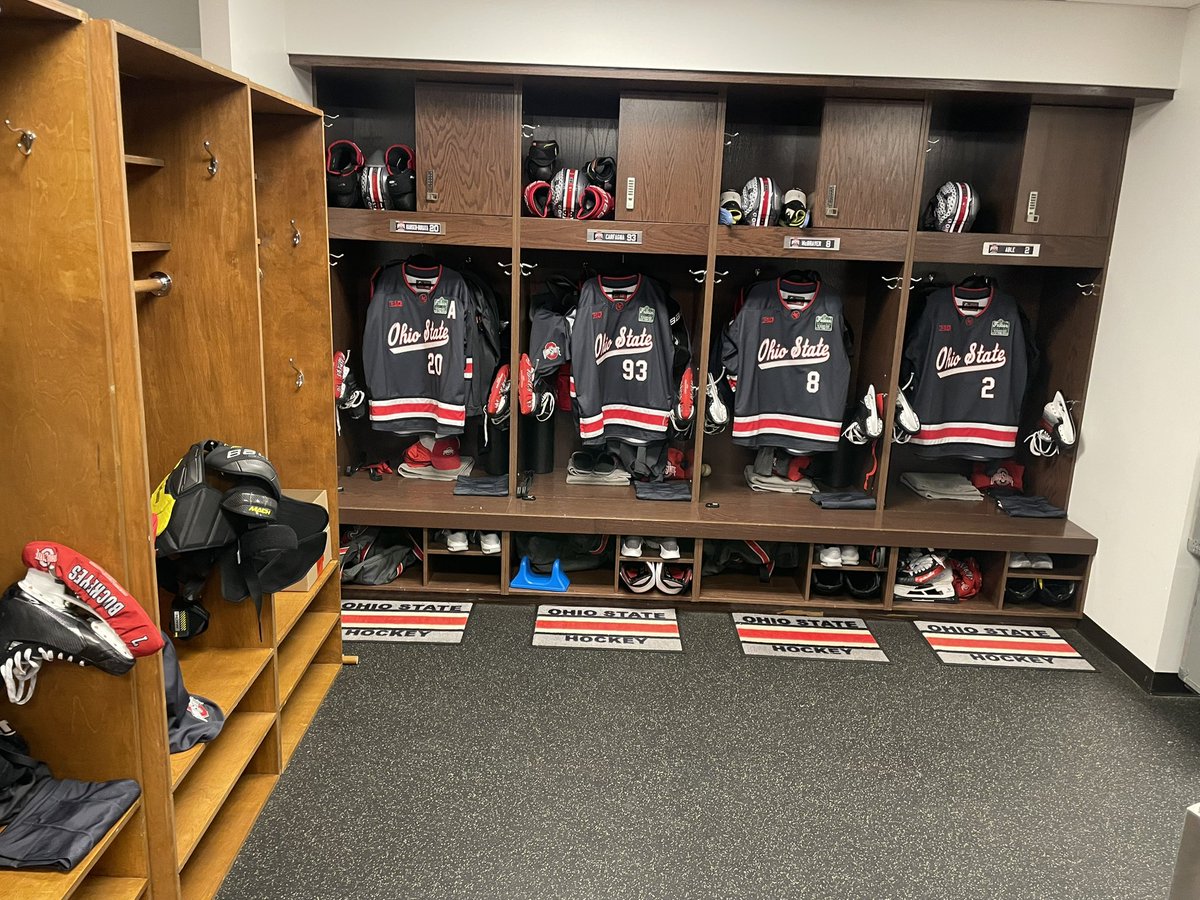 Ready to go at Wrigley!!!!
<a href="/OhioStateMHKY/">Ohio State Men's Hockey</a> #GoBucks